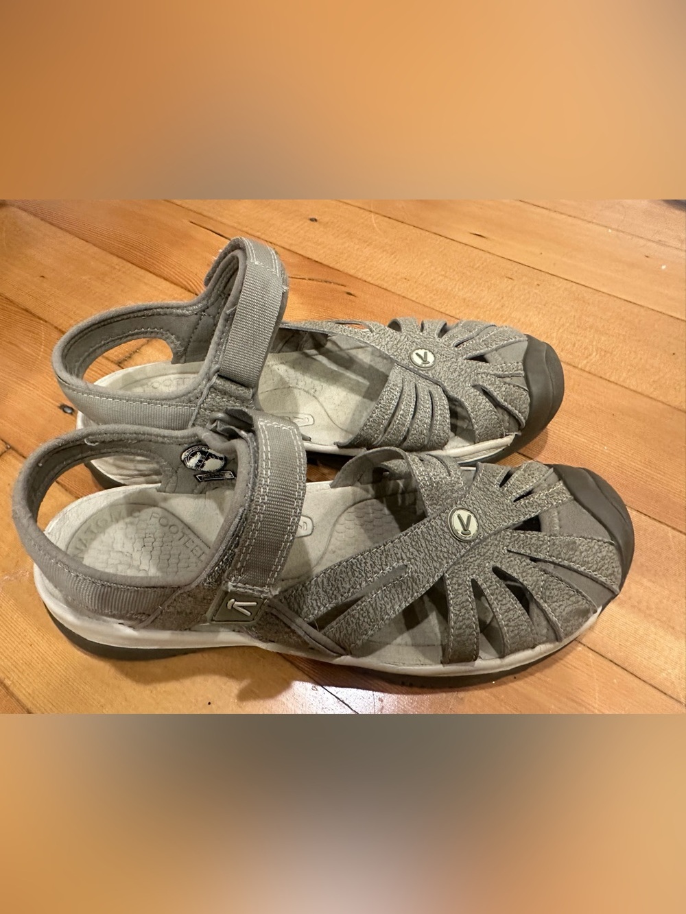 Keen “Rose” Sandals, color gray, women’s size 8.
